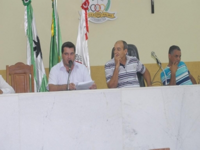 Atendendo pedido do povo de Várzea da Palma a Câmara Municipal realiza reunião para tirar dúvidas a respeito das demissõ